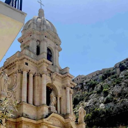 Intown - Dammuso In Pieno Centro Storico Villa Scicli Buitenkant foto
