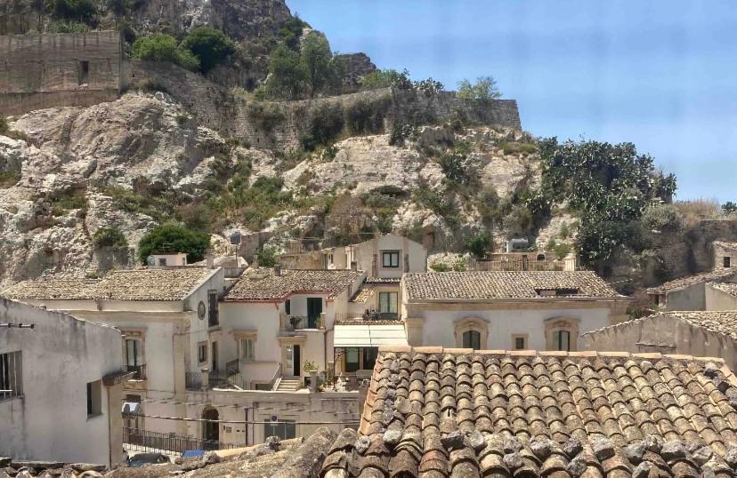 Intown - Dammuso In Pieno Centro Storico Villa Scicli Buitenkant foto